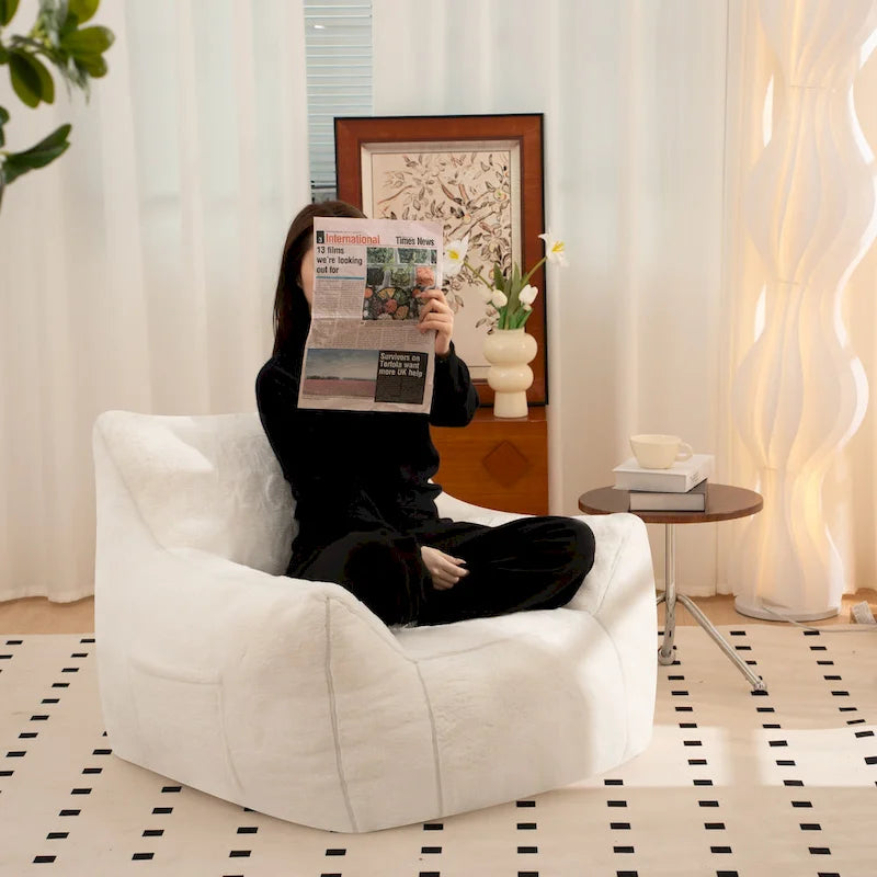 Pouf poire en fausse fourrure avec dossier, rembourrage en mousse déchiquetée haute densité et design polyvalent